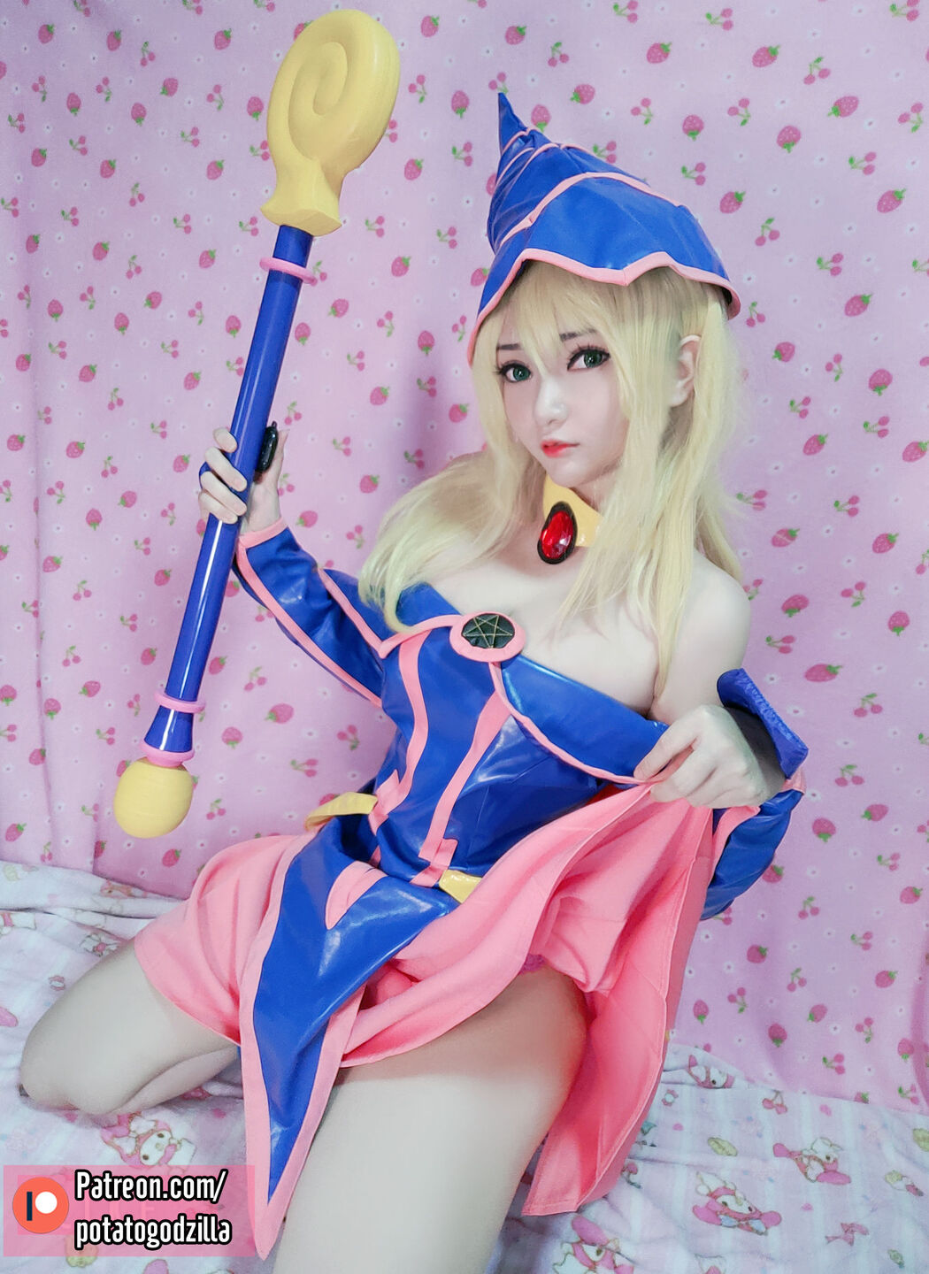 [COS Welfare] Miss Coser Potato Godzilla - Dark Magician Girl