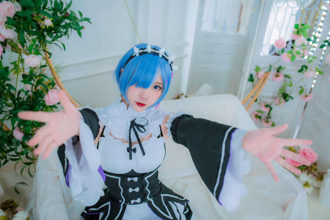 Net Red Coser Erzo Nisa "The Maid of Rem"
