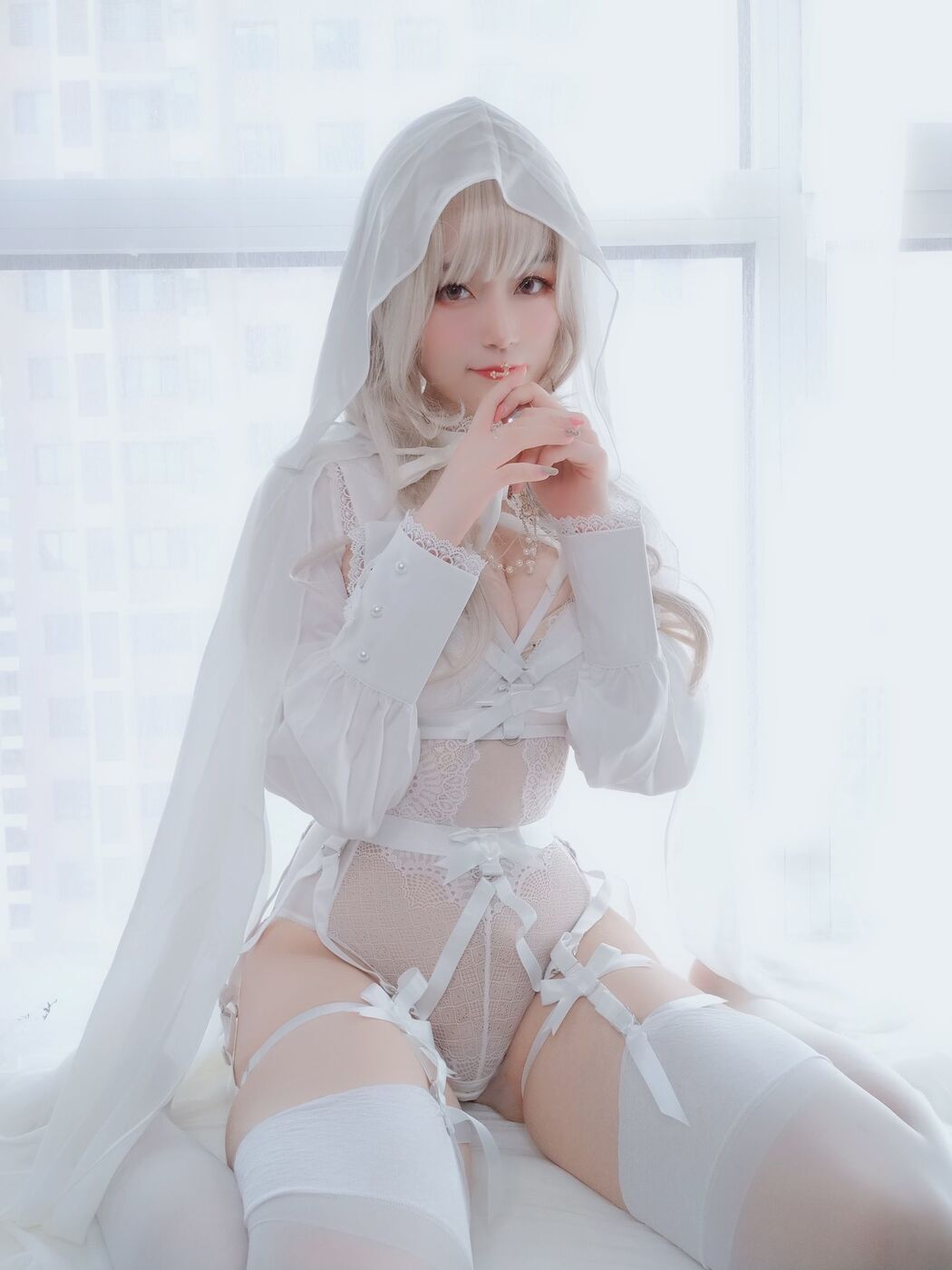 COSER Silver 81 "Pure White Saint" [COSPLAY Girl]
