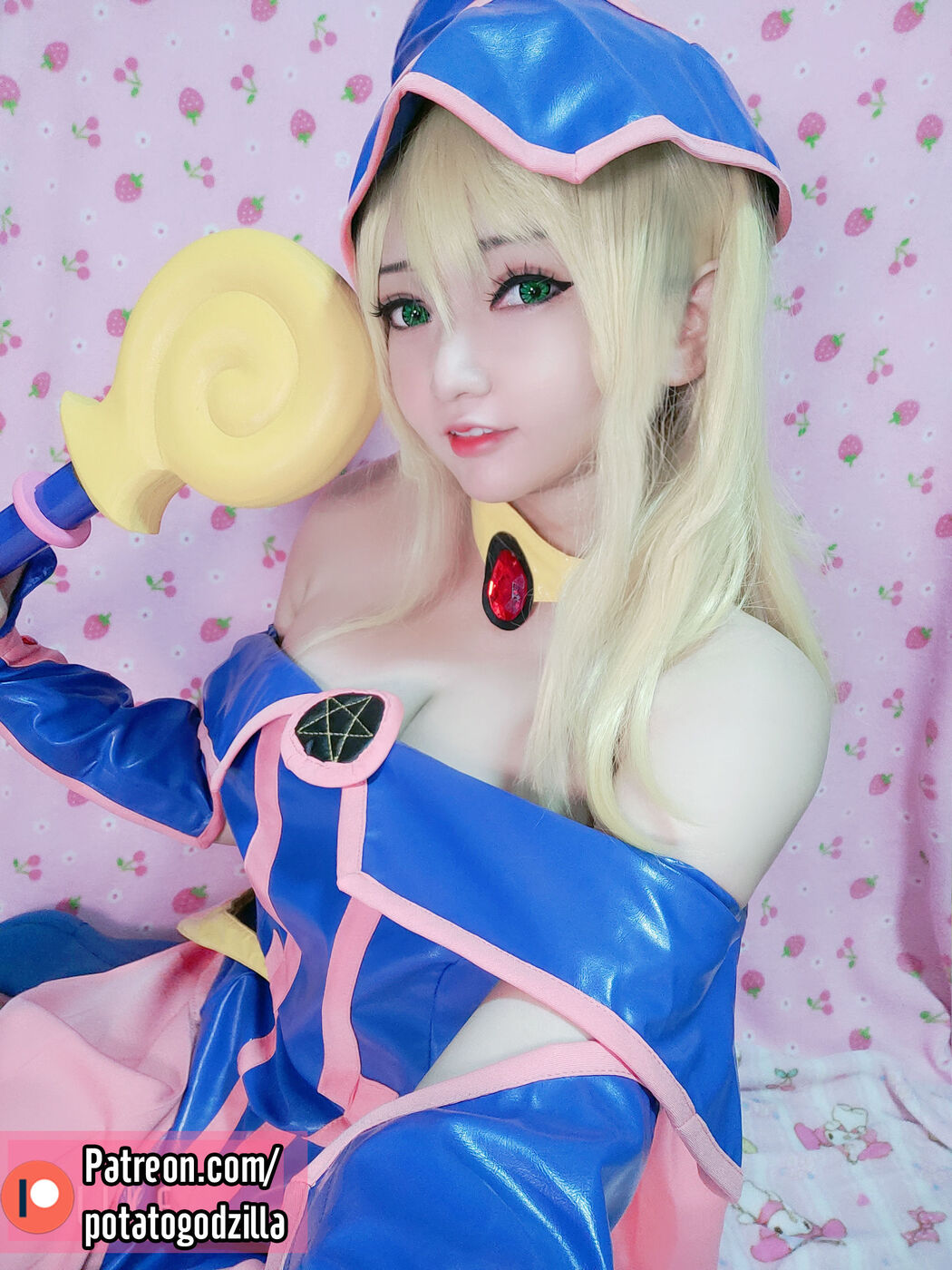 [COS Welfare] Miss Coser Potato Godzilla - Dark Magician Girl