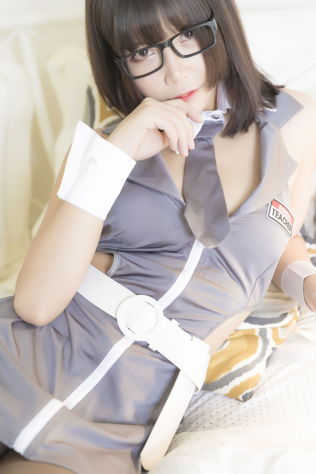 [网红美女Coser] Hold Mo Zi aa "Black Silk Uniform"