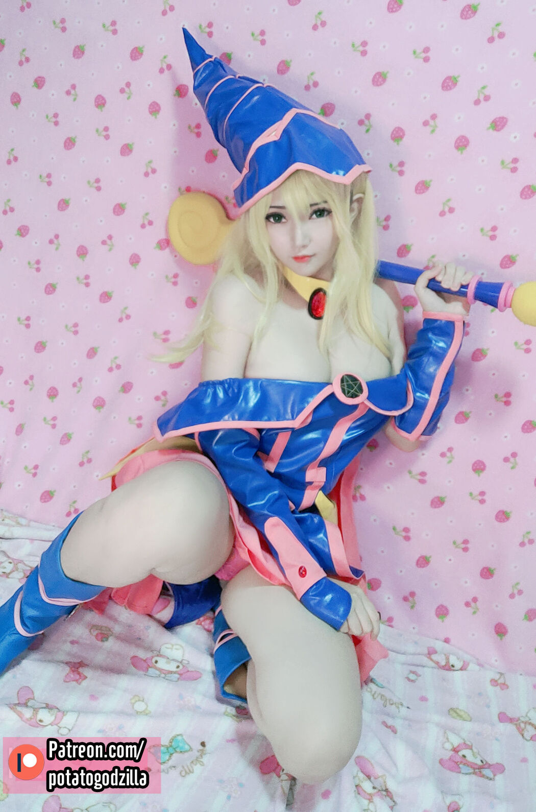 [COS Welfare] Miss Coser Potato Godzilla - Dark Magician Girl