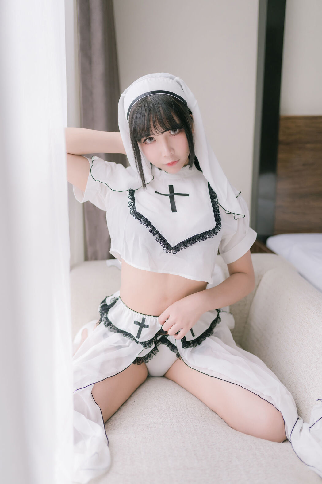 COSER takes away Mo Ziaa "Pure White Nun" [COSPLAY Beauty]