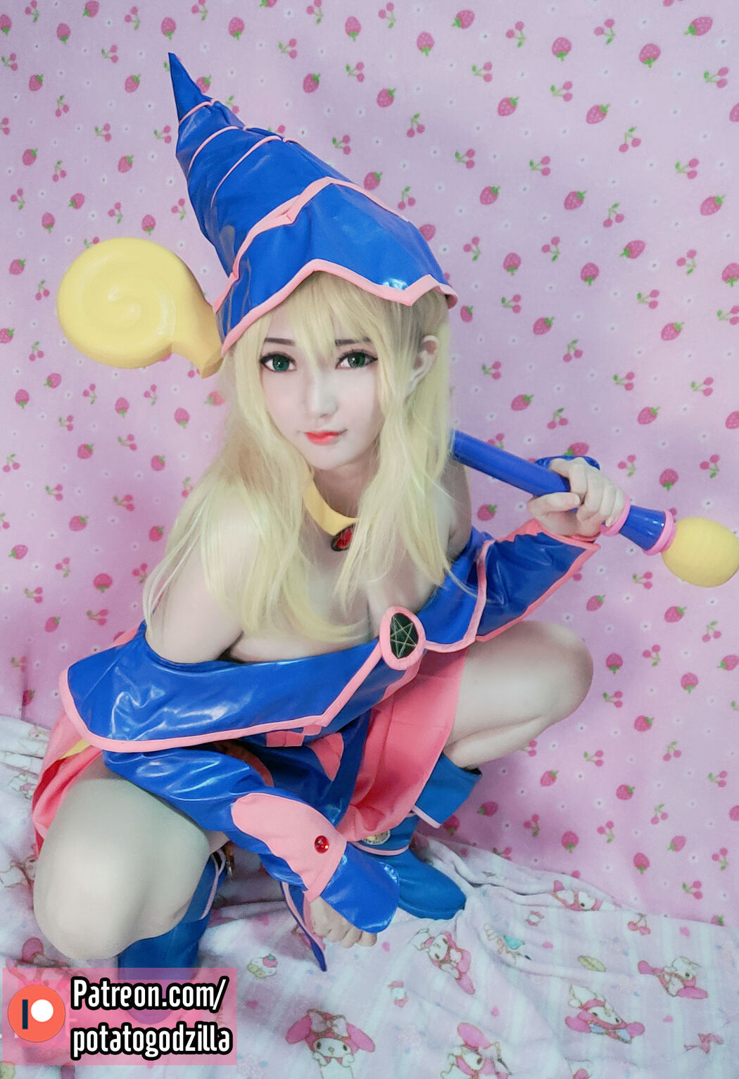 [COS Welfare] Miss Coser Potato Godzilla - Dark Magician Girl