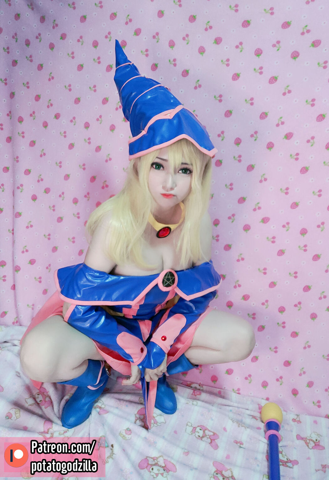 [COS Welfare] Miss Coser Potato Godzilla - Dark Magician Girl