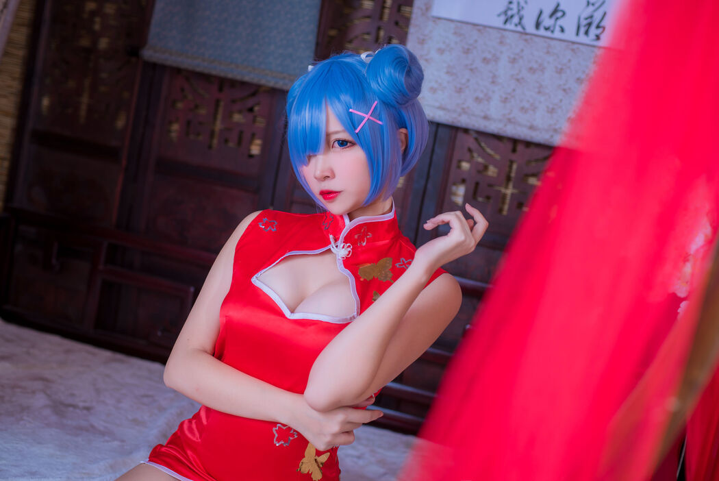 Popular Coser Erzo Nisa "Rem Cheongsam" Cover Photo