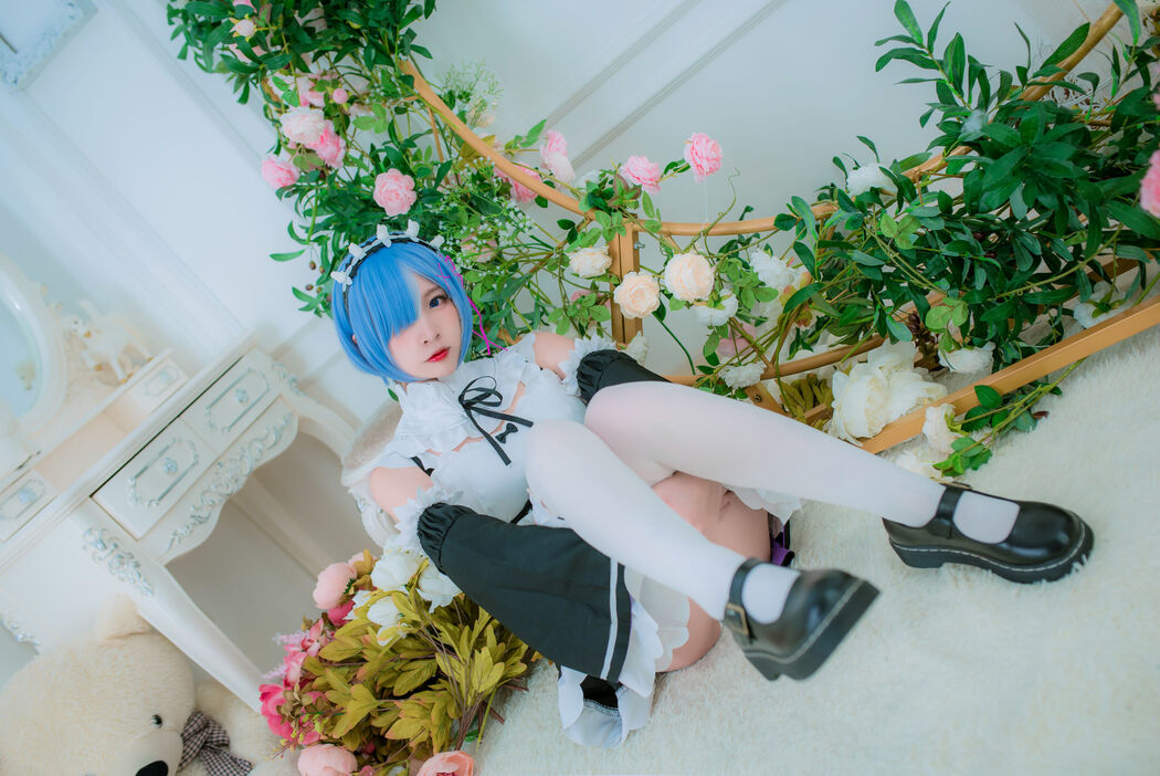 Net Red Coser Erzo Nisa "The Maid of Rem"
