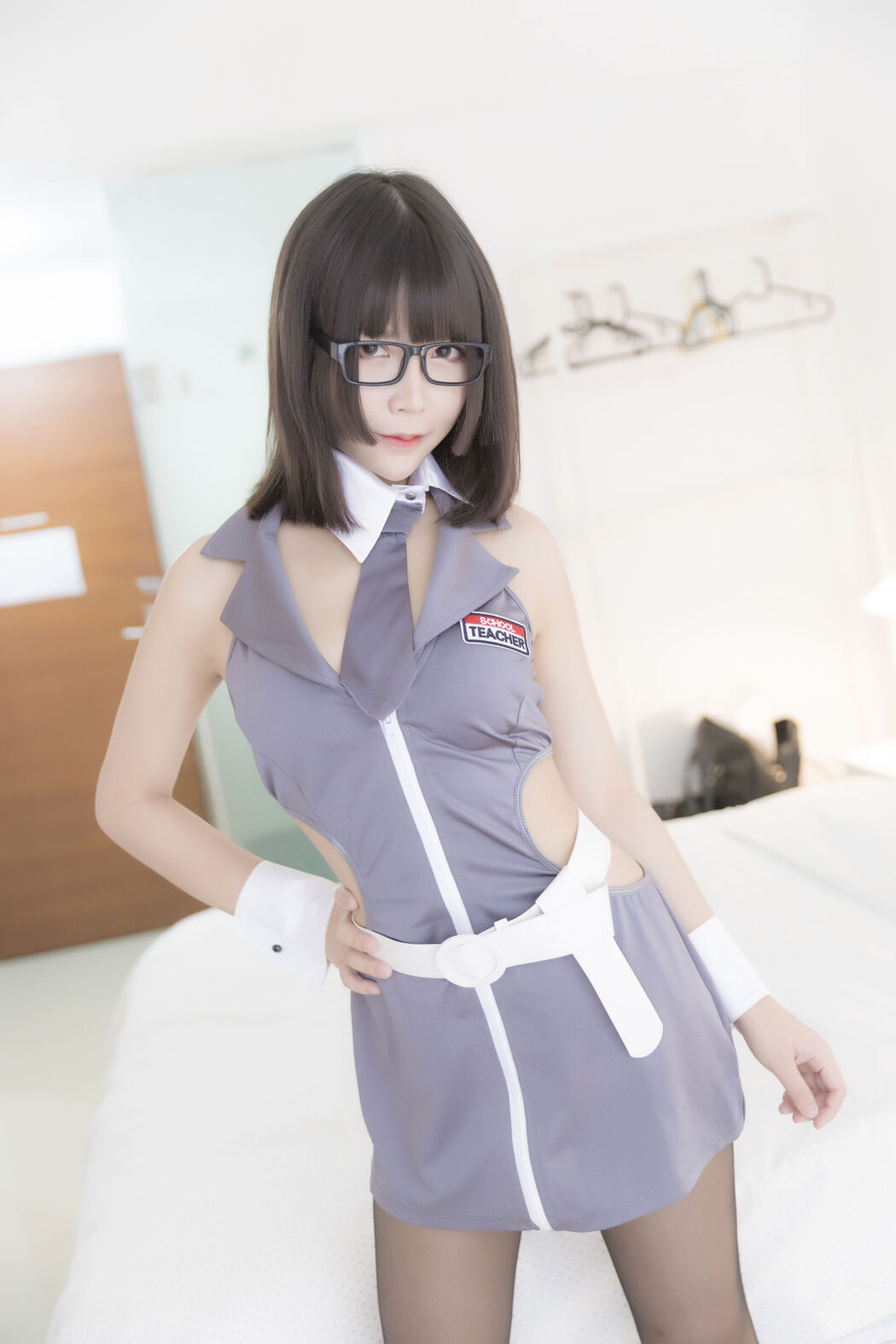 [网红美女Coser] Hold Mo Zi aa "Black Silk Uniform"
