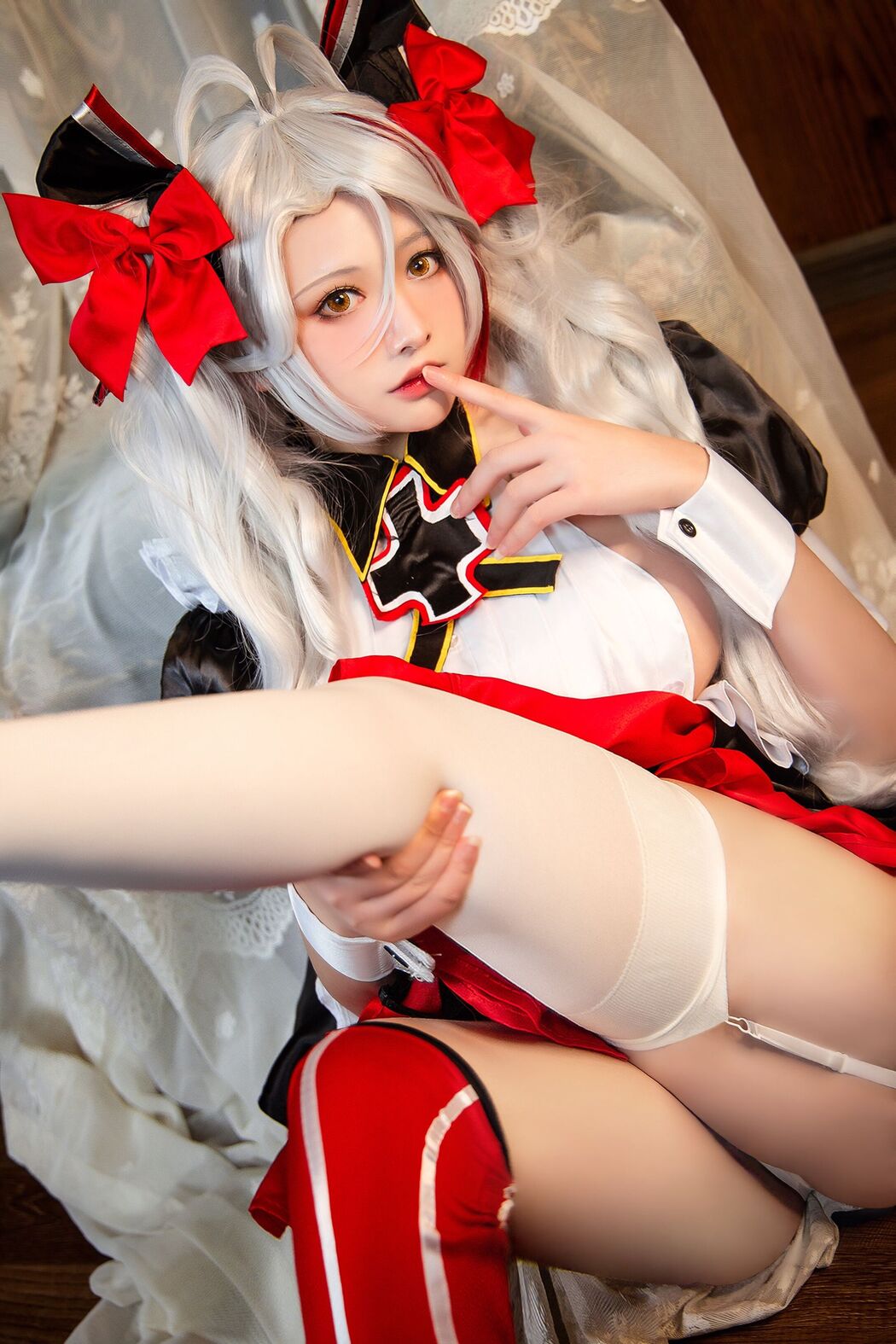 [COS Welfare] High-value coser Nian Nian_D - Azur Lane Prince Eugen
