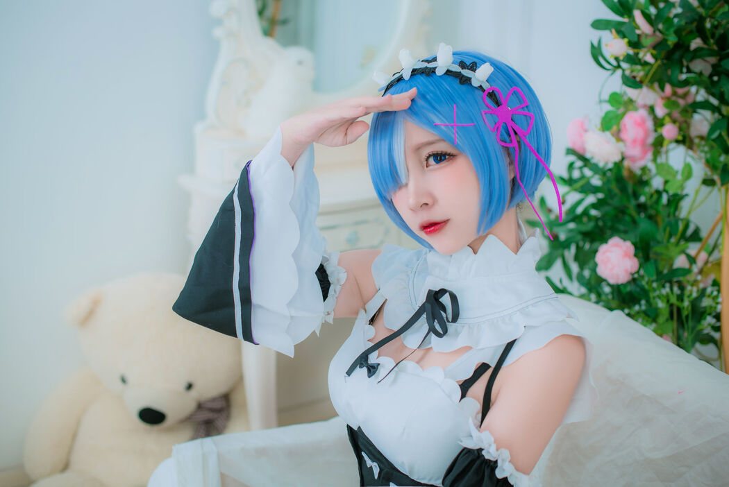 Net Red Coser Erzo Nisa "The Maid of Rem"