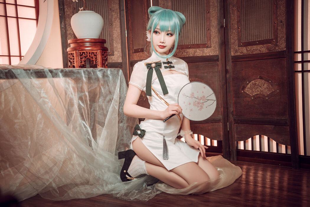 [COS Welfare] Cute and Popular Coser Noodle Fairy - Hatsune Cheongsam