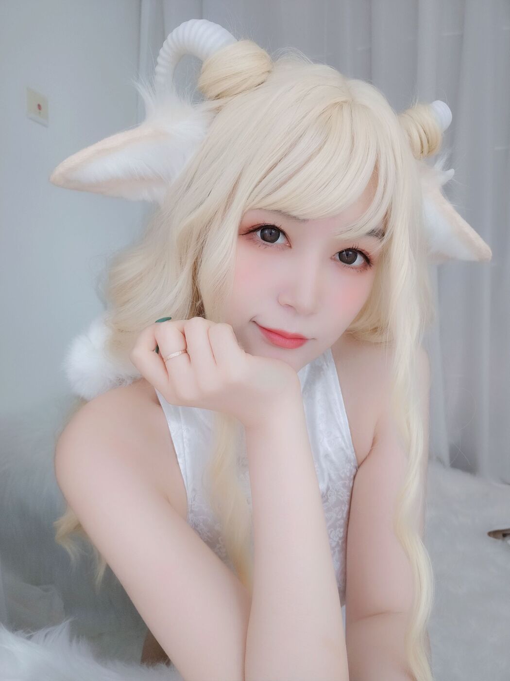 [COS Welfare] Miss Coser Baiyin - White Cheongsam