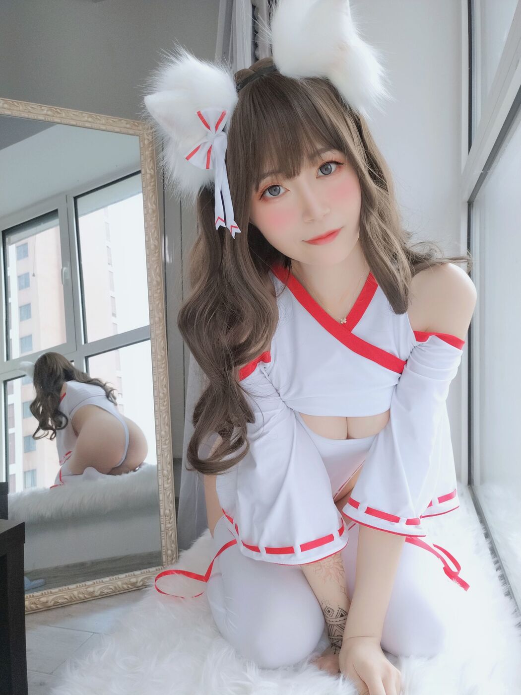 COSER Silver 81 "Little Fox Raised in a Shrine" [COSPLAY Girl]