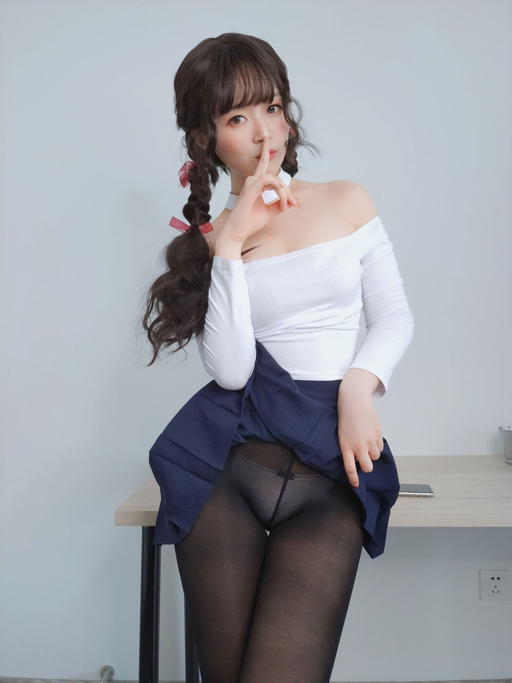 COSER Silver 81 "Big Sister Next Door's Black Silk 2" [COSPLAY Girl]