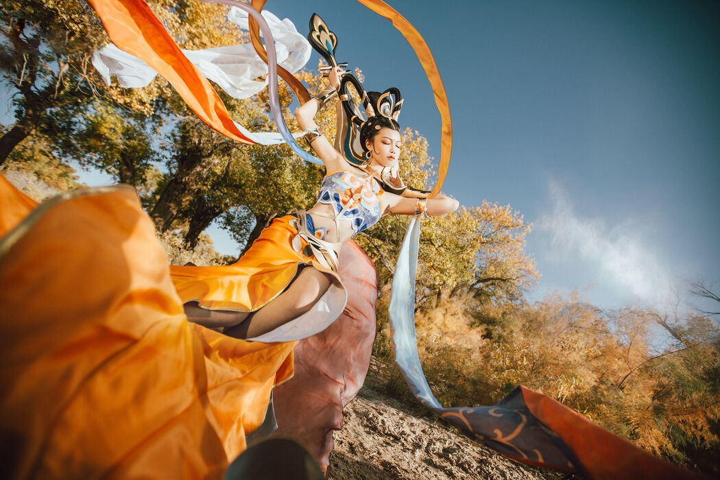 Coser Qi Guer MIKI "King of Glory Yang Yuhuan" Cover Photo