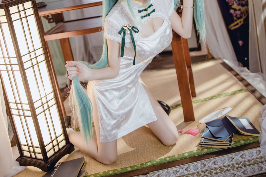 [COS Welfare] Coser Yiyi - Hatsune Shaohua