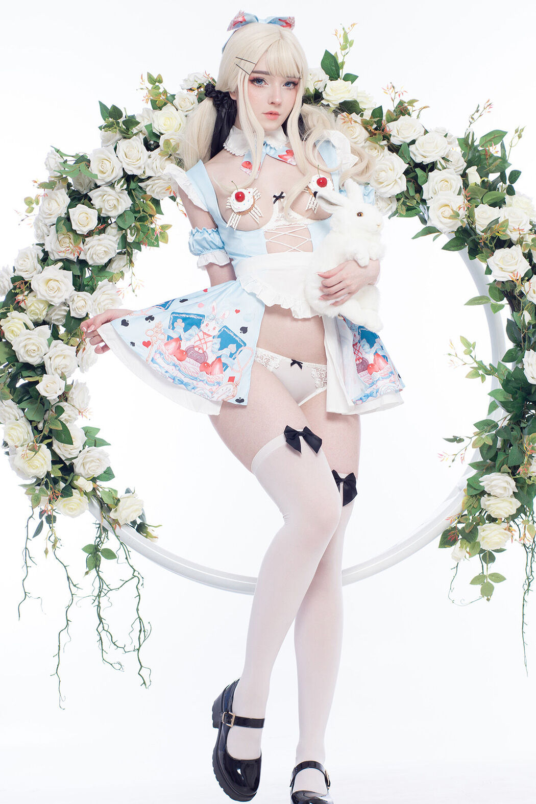 Coser@Candy_Ball – Alice in Easterland Cover Photo