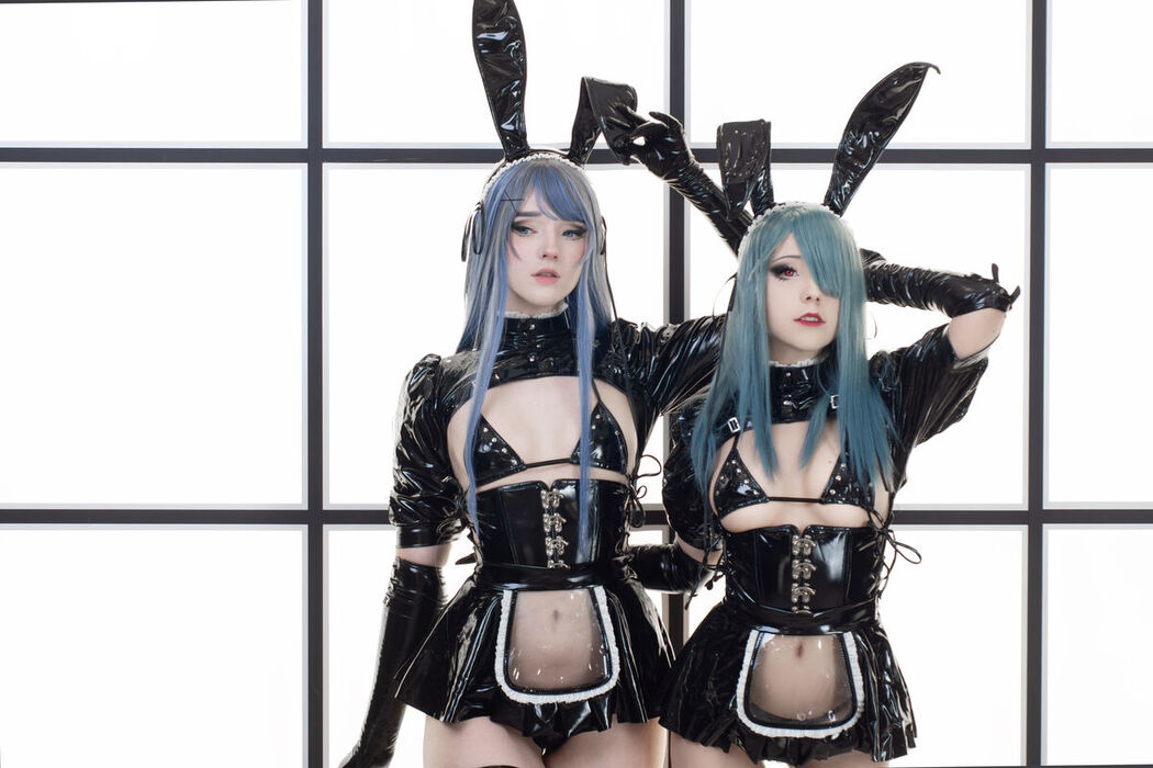 Coser@Candy_Ball &#8211; Latex Bunny Twins