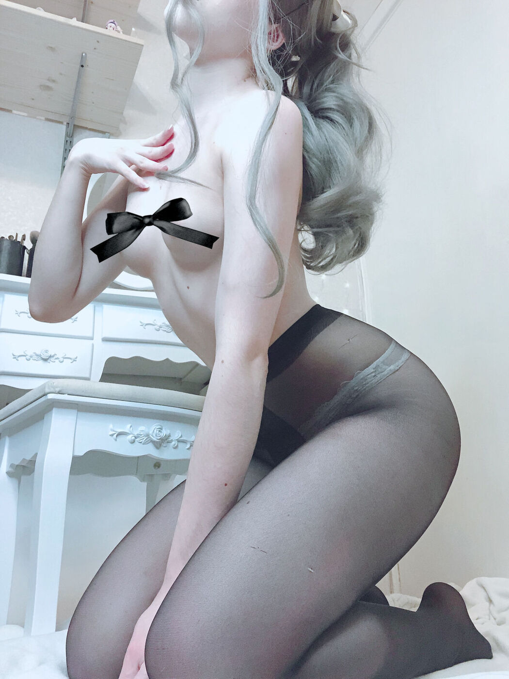 Coser@Candy_Ball &#8211; Implied Nude with Stockings