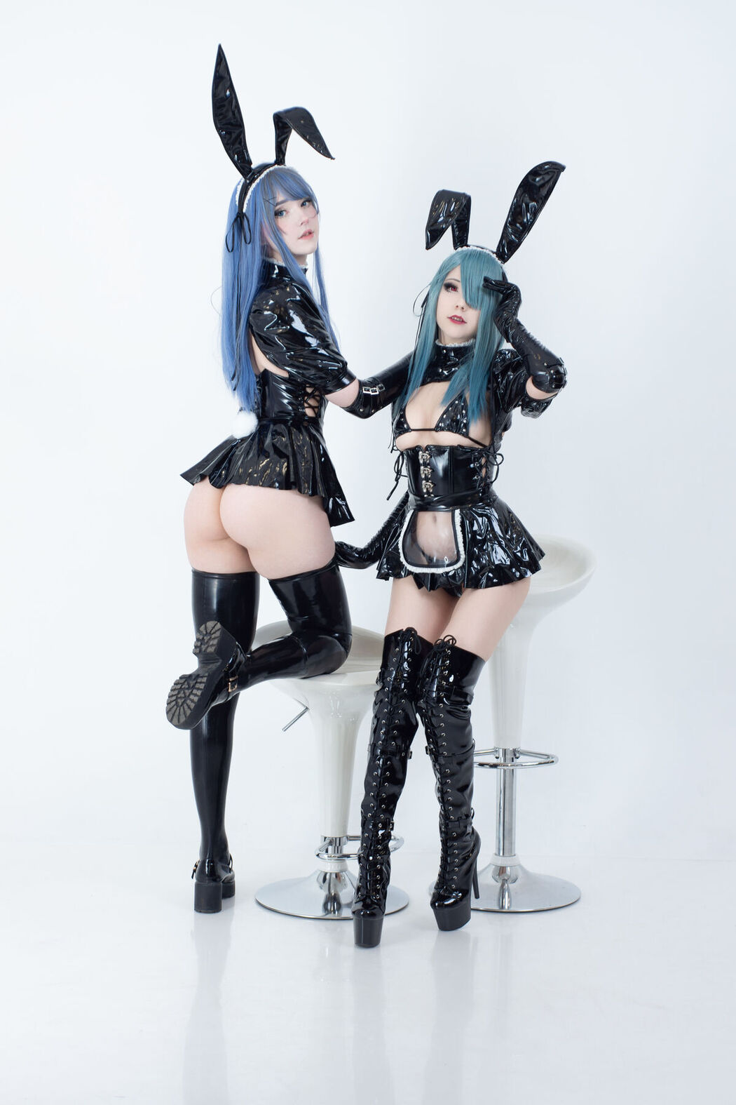 Coser@Candy_Ball &#8211; Latex Bunny Twins