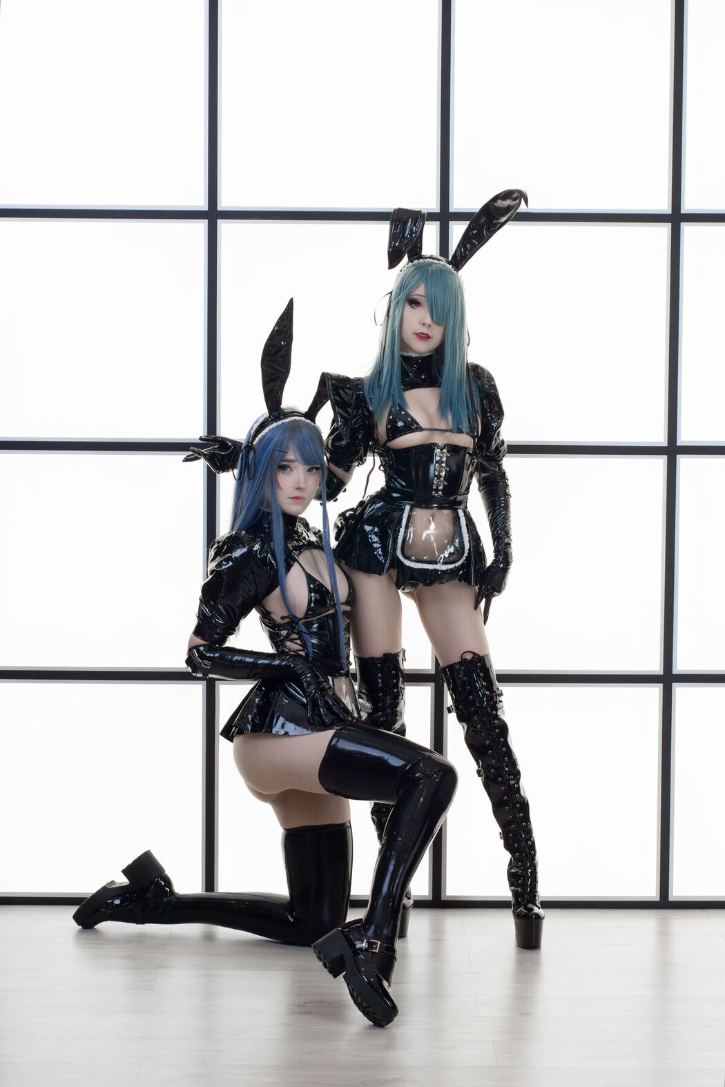 Coser@Candy_Ball &#8211; Latex Bunny Twins