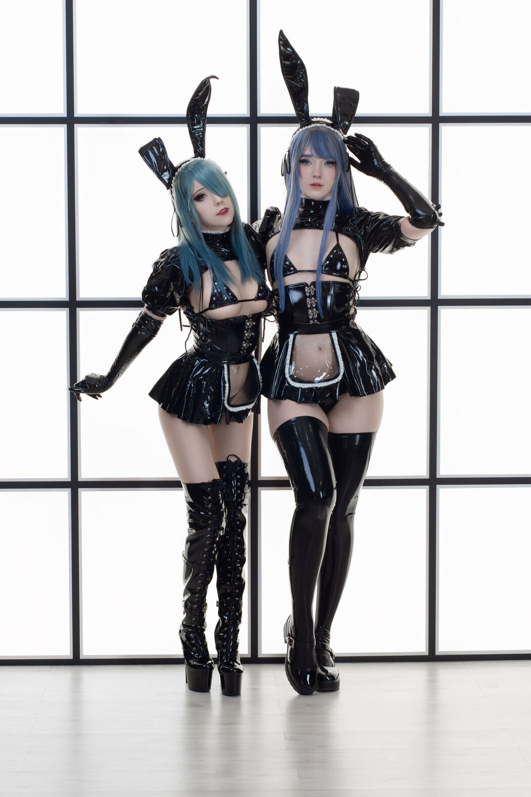 Coser@Candy_Ball &#8211; Latex Bunny Twins