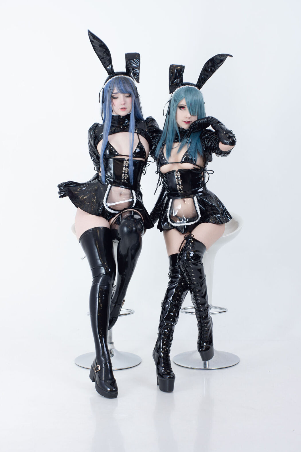 Coser@Candy_Ball &#8211; Latex Bunny Twins