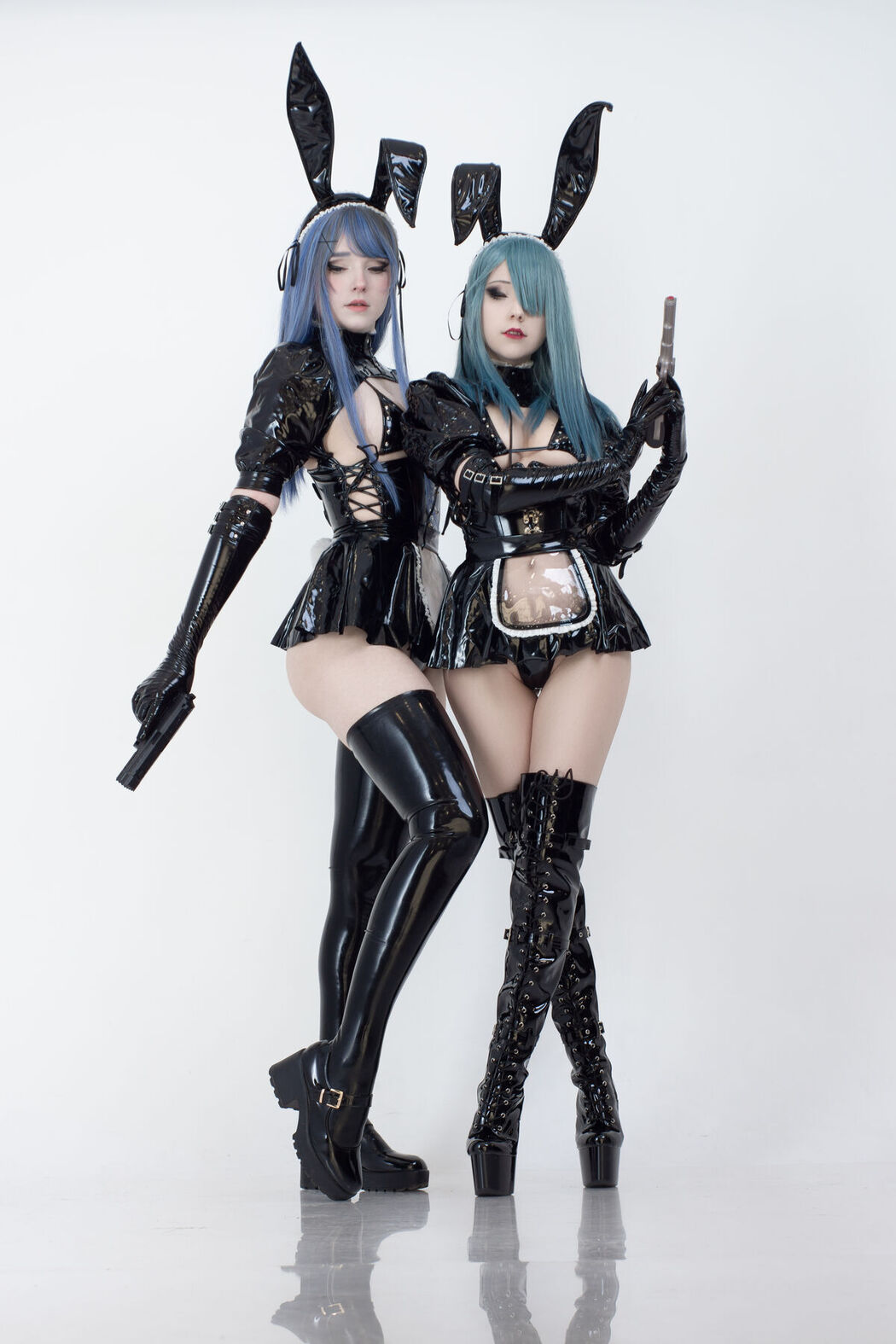 Coser@Candy_Ball &#8211; Latex Bunny Twins