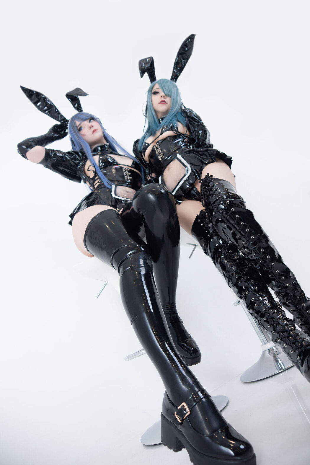 Coser@Candy_Ball &#8211; Latex Bunny Twins