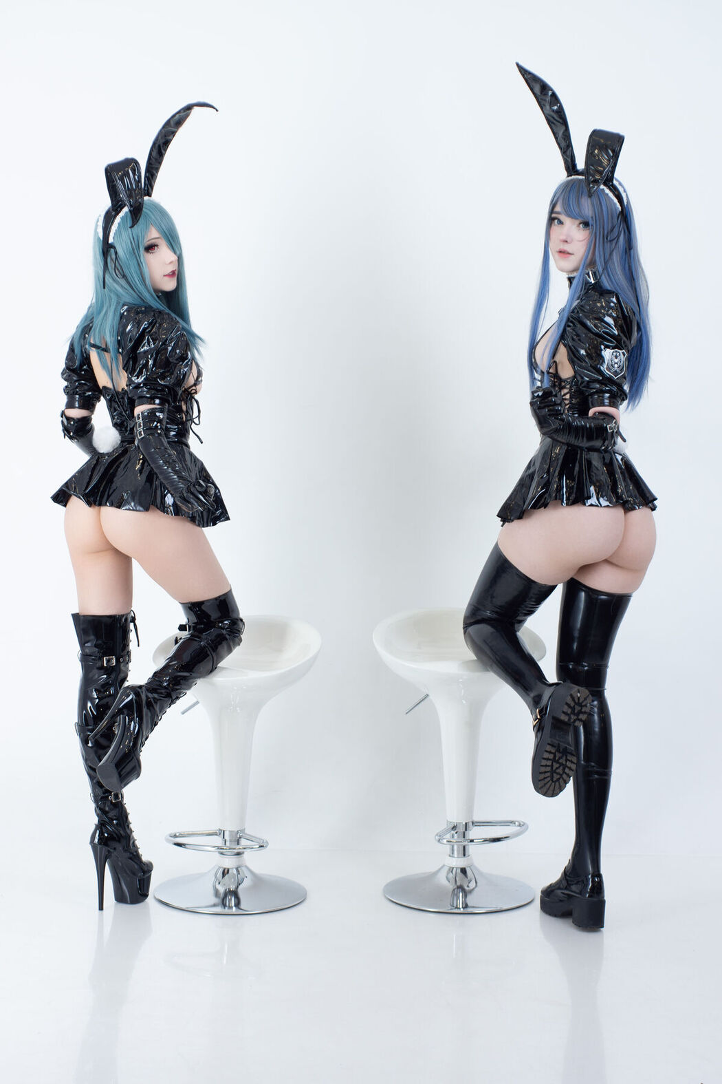 Coser@Candy_Ball &#8211; Latex Bunny Twins