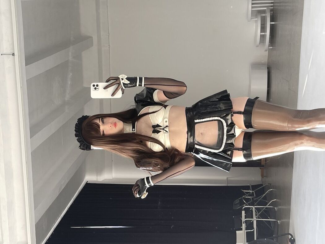 Coser@Candy_Ball &#8211; Latex Maid