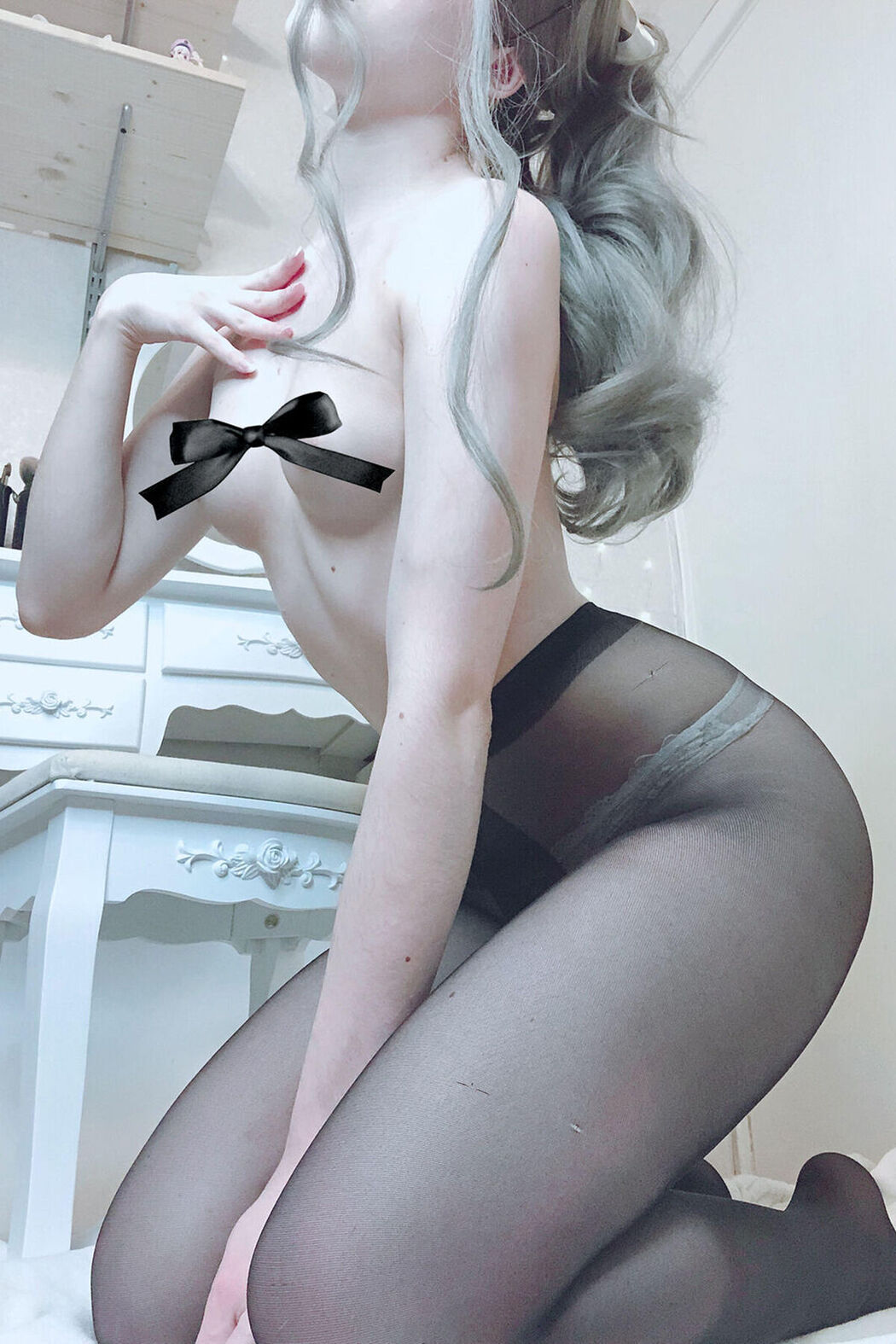 Coser@Candy_Ball – Implied Nude with Stockings Cover Photo