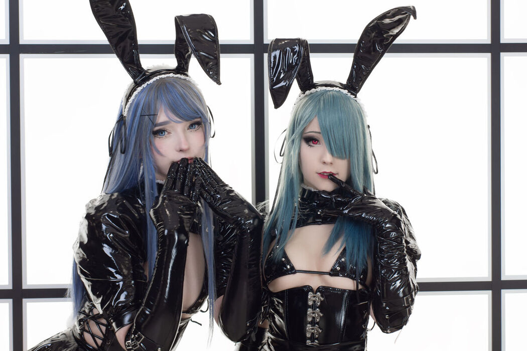 Coser@Candy_Ball &#8211; Latex Bunny Twins