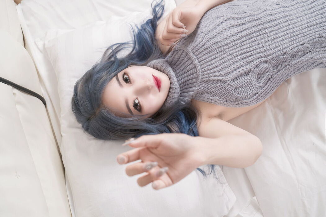 Coser@eloise软软 &#8211; 毛衣少女