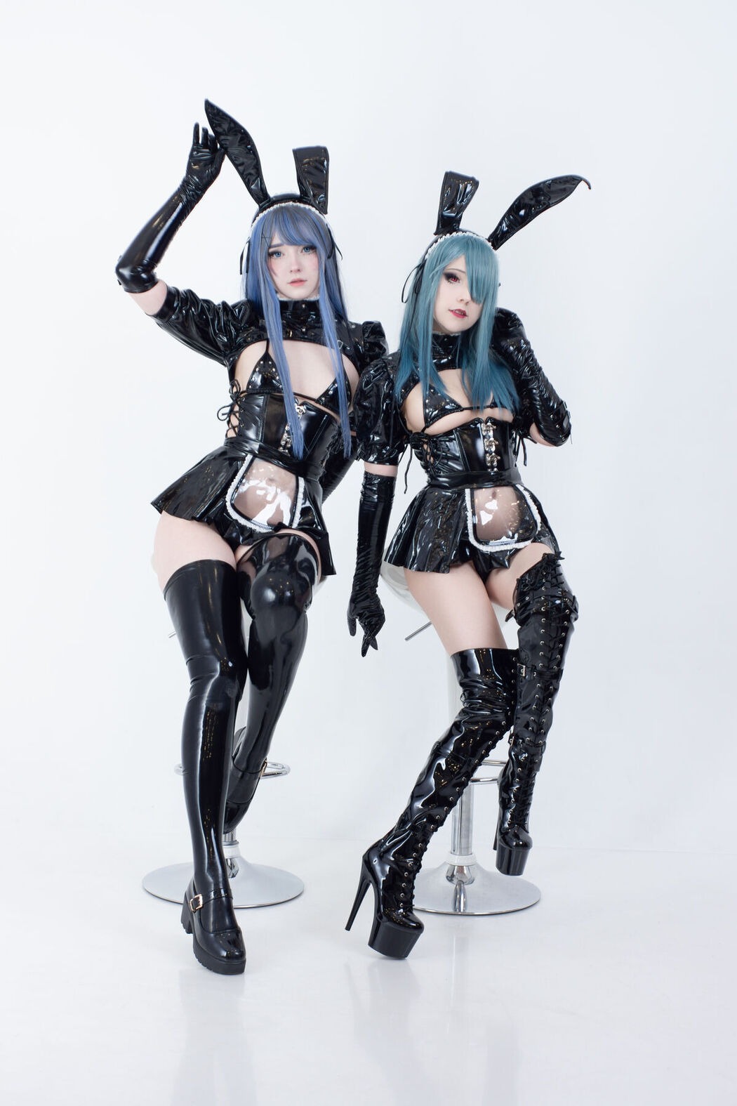 Coser@Candy_Ball &#8211; Latex Bunny Twins