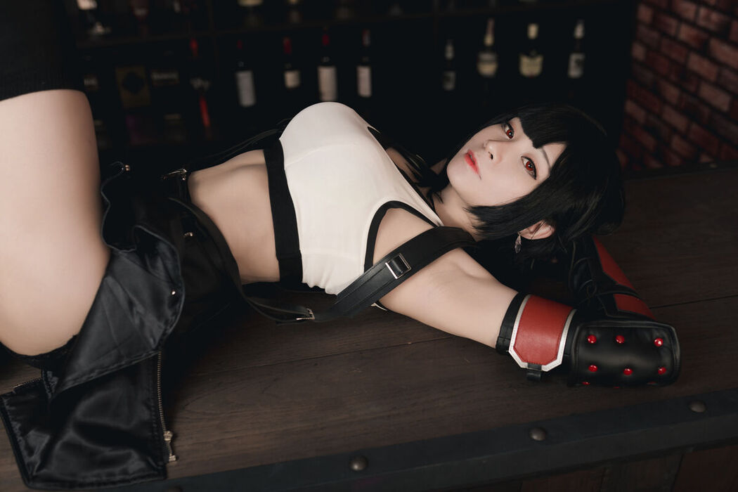 Coser@MeenFox &#8211; Tifa Lockhart Photobook Digital Remake And Sexy