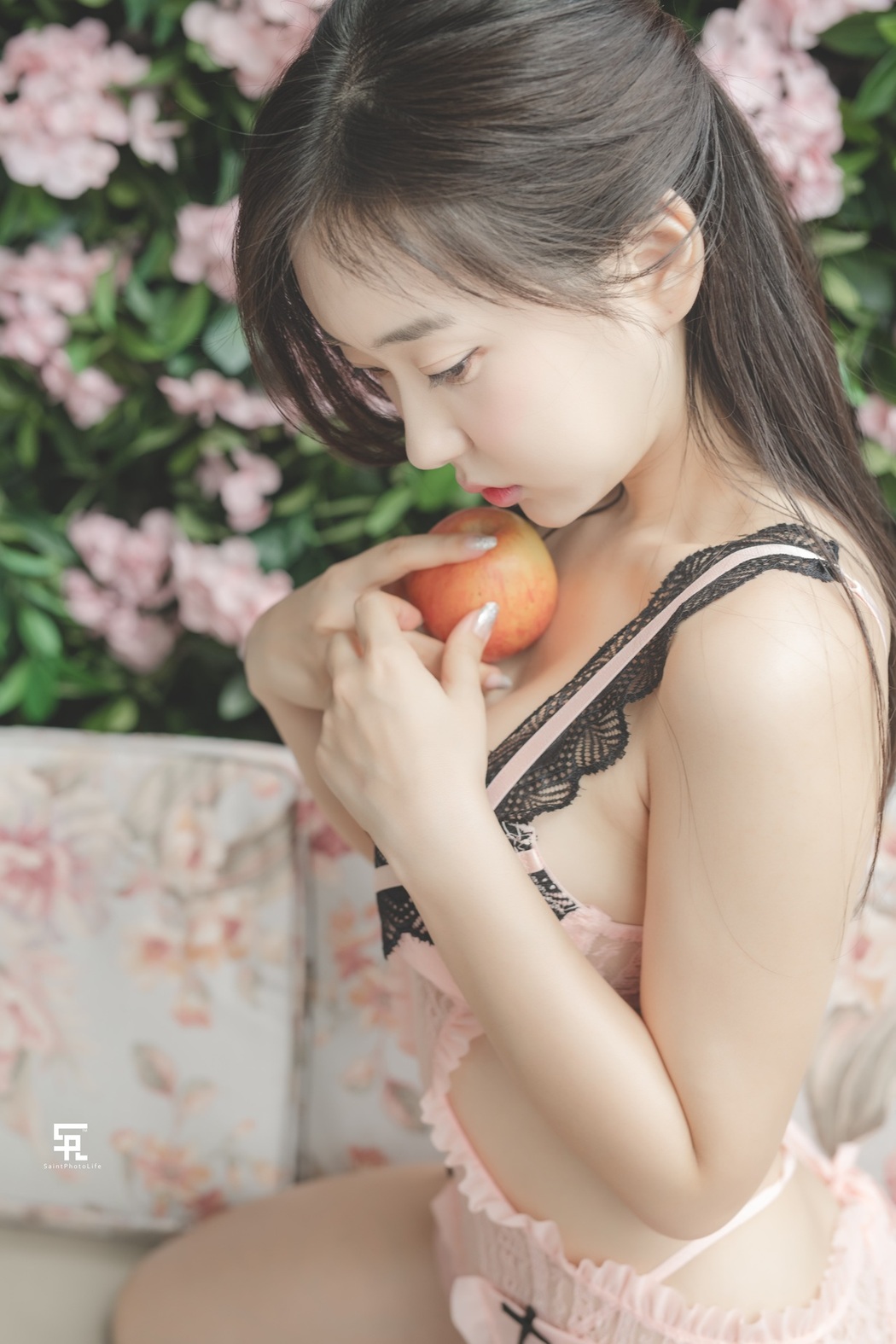 Zenny 신재은, [SAINT Photolife] &ldquo;Tenderly&rdquo; Set.02