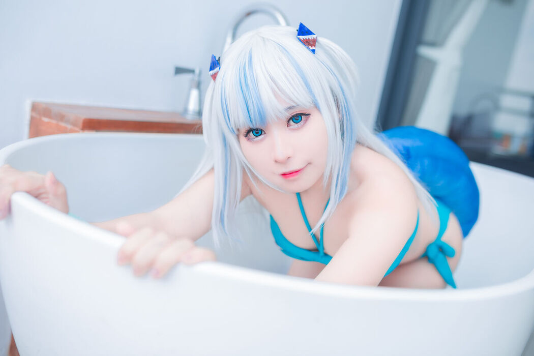 Coser@MeenFox &#8211; Gawr Gura Swim