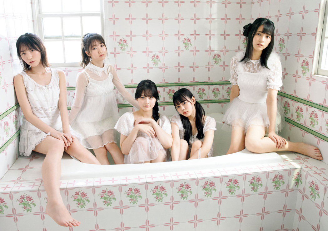 =LOVE, Big Comic Spirits 2021 No.40 (ビッグコミックスピリッツ 2021年40号)