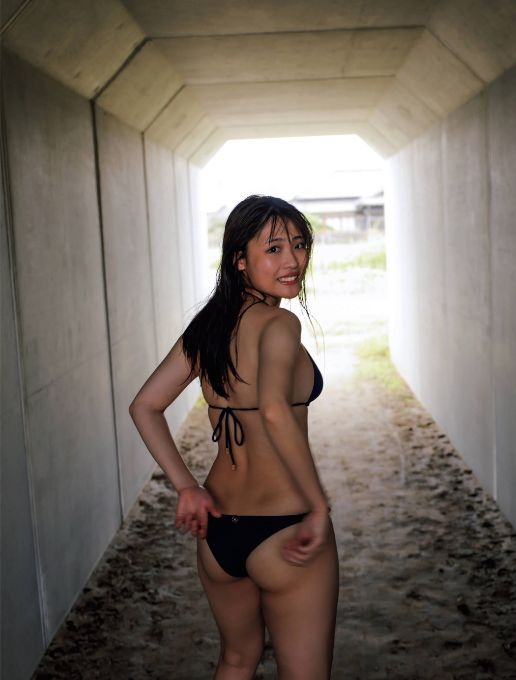 Momoka Ishida 石田桃香, FRIDAY 2021.10.08 (フライデー 2021年10月8日号)