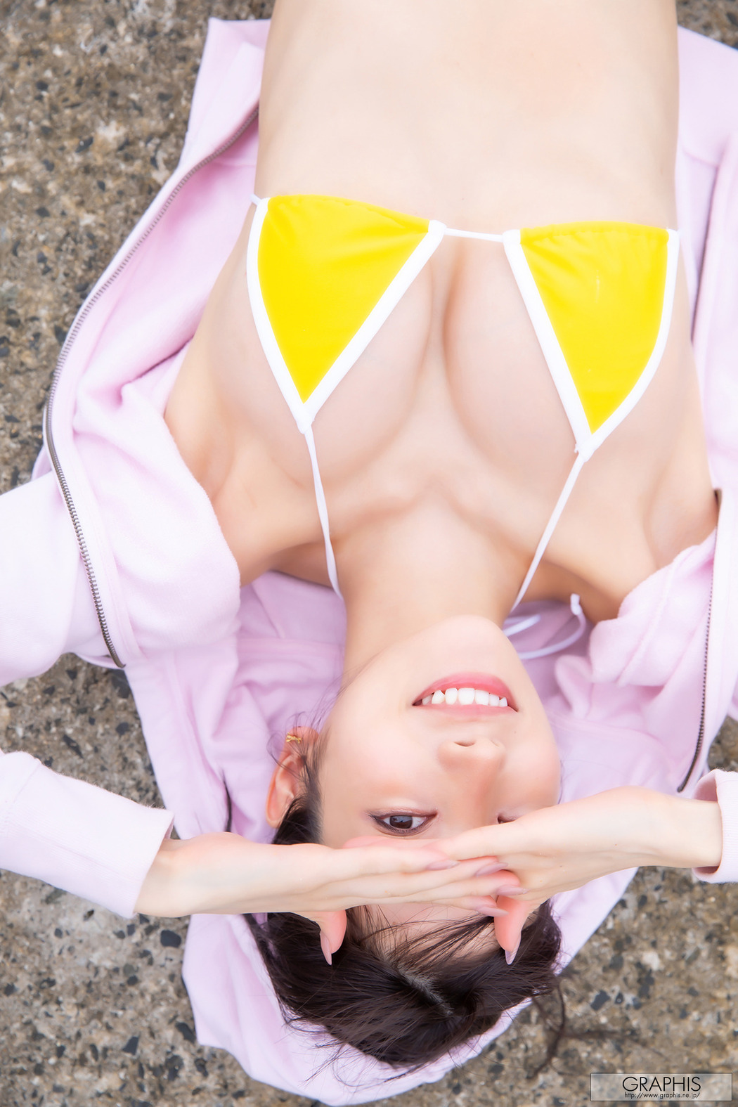Karen Kaede 楓カレン, [Graphis] Gals Tropical Tour! Vol.04 Cover Photo