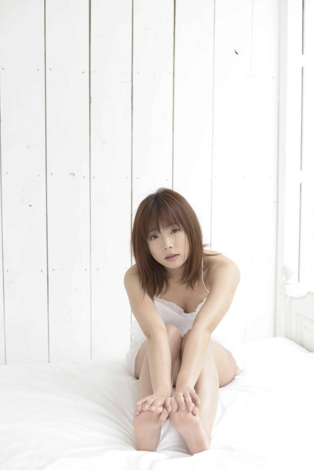 Mana Sakura 紗倉まな, SOFT ON DEMAND Gravure Collection Vol.01