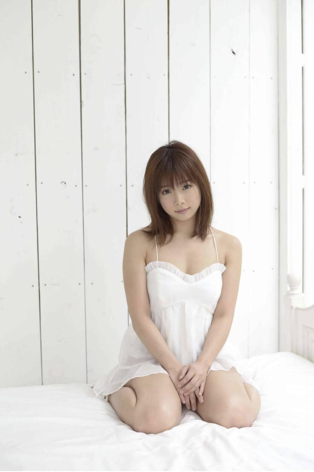 Mana Sakura 紗倉まな, SOFT ON DEMAND Gravure Collection Vol.01