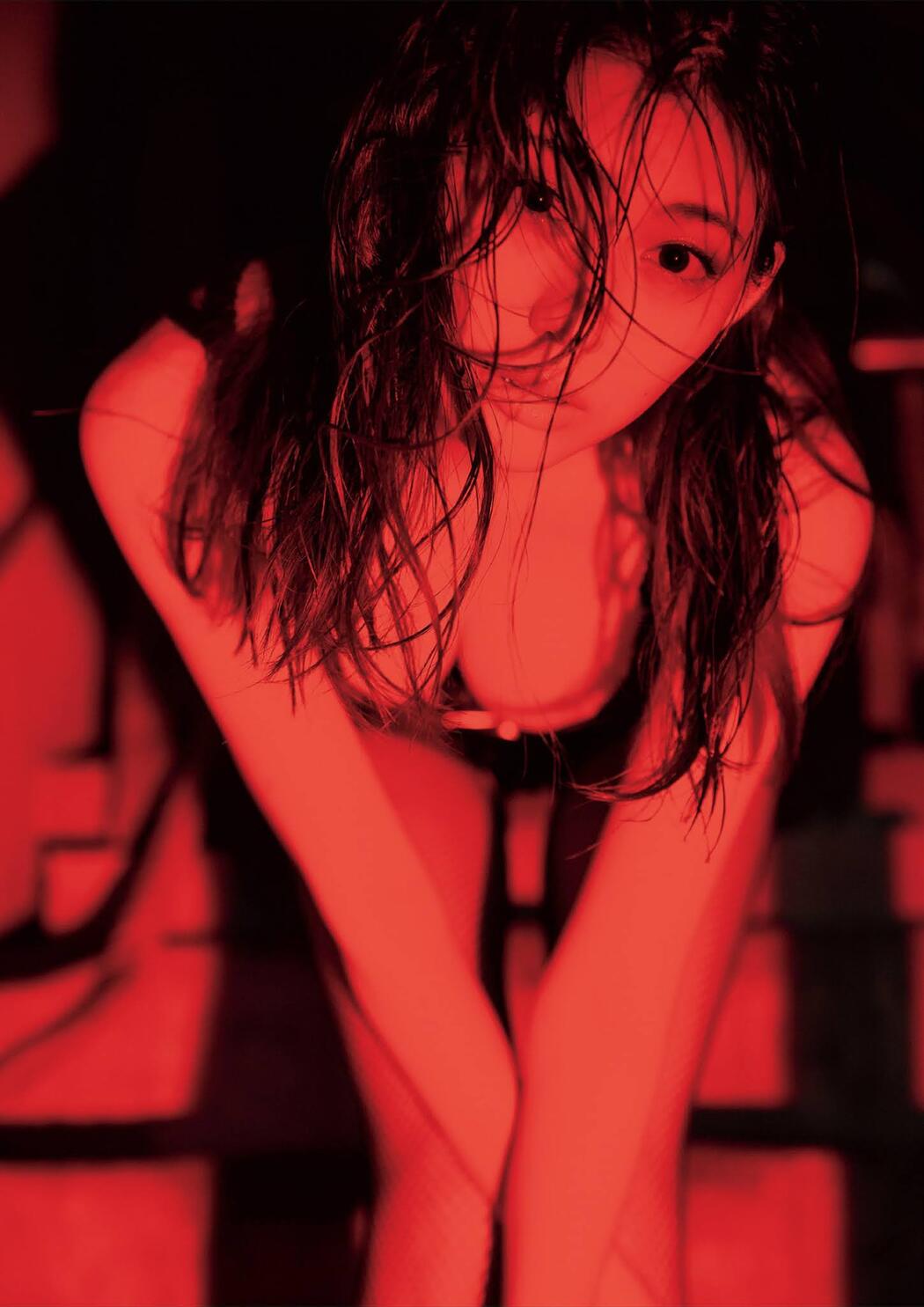 Nami Iwasaki 岩﨑名美, Weekly Playboy 2021 No.45 (週刊プレイボーイ 2021年45号)