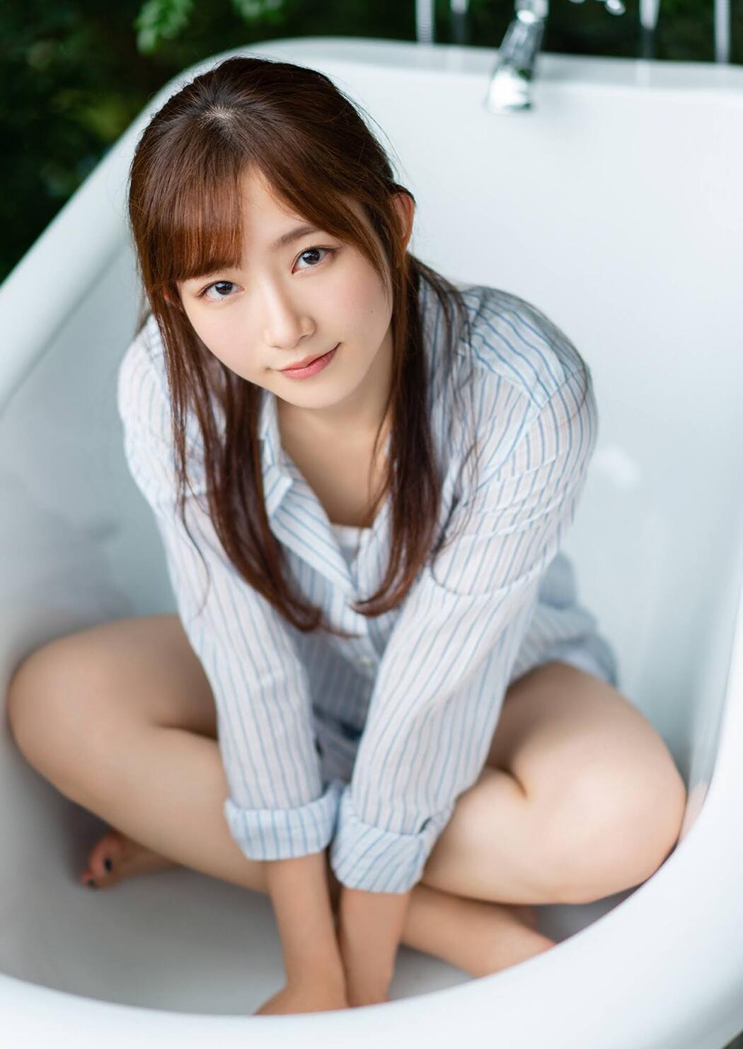 Nagisa Aoyama 青山なぎさ, Young Jump 2021 No.48 (ヤングジャンプ 2021年48号)