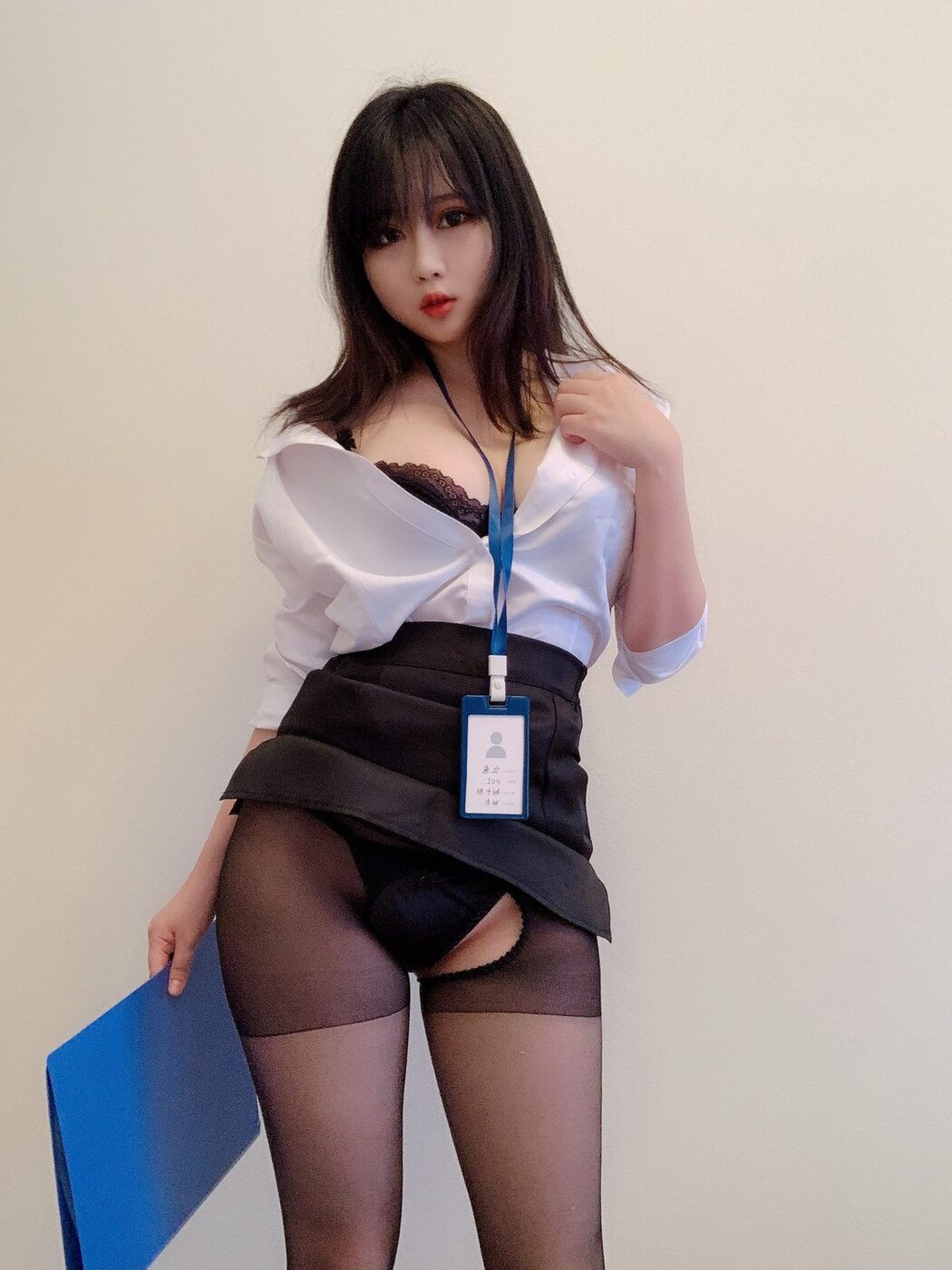 Coser@蜜桃少女是依酱呀 – 黑丝制服