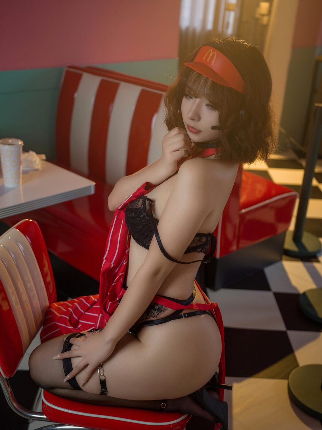 Coser@yuuhui玉汇 – 麦当劳的女服务员 B