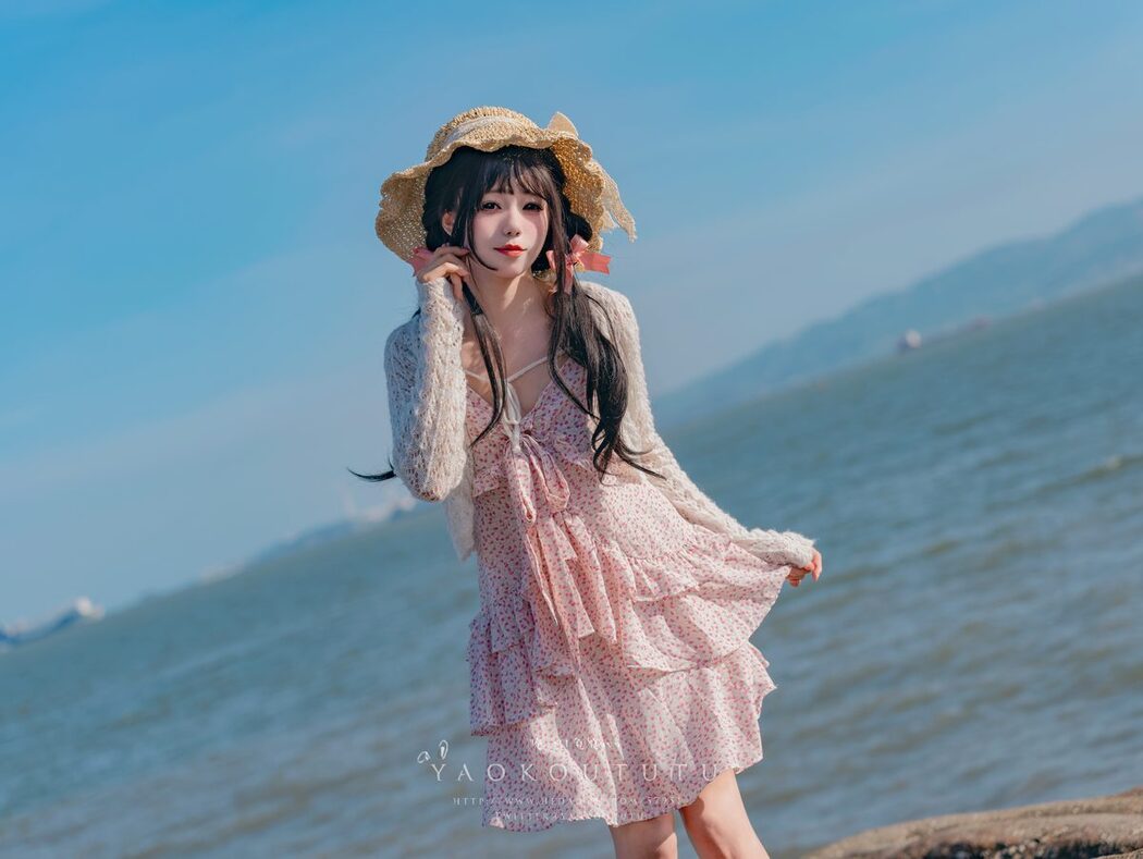 Coser@黏黏团子兔 – 邻家小妹And日不落