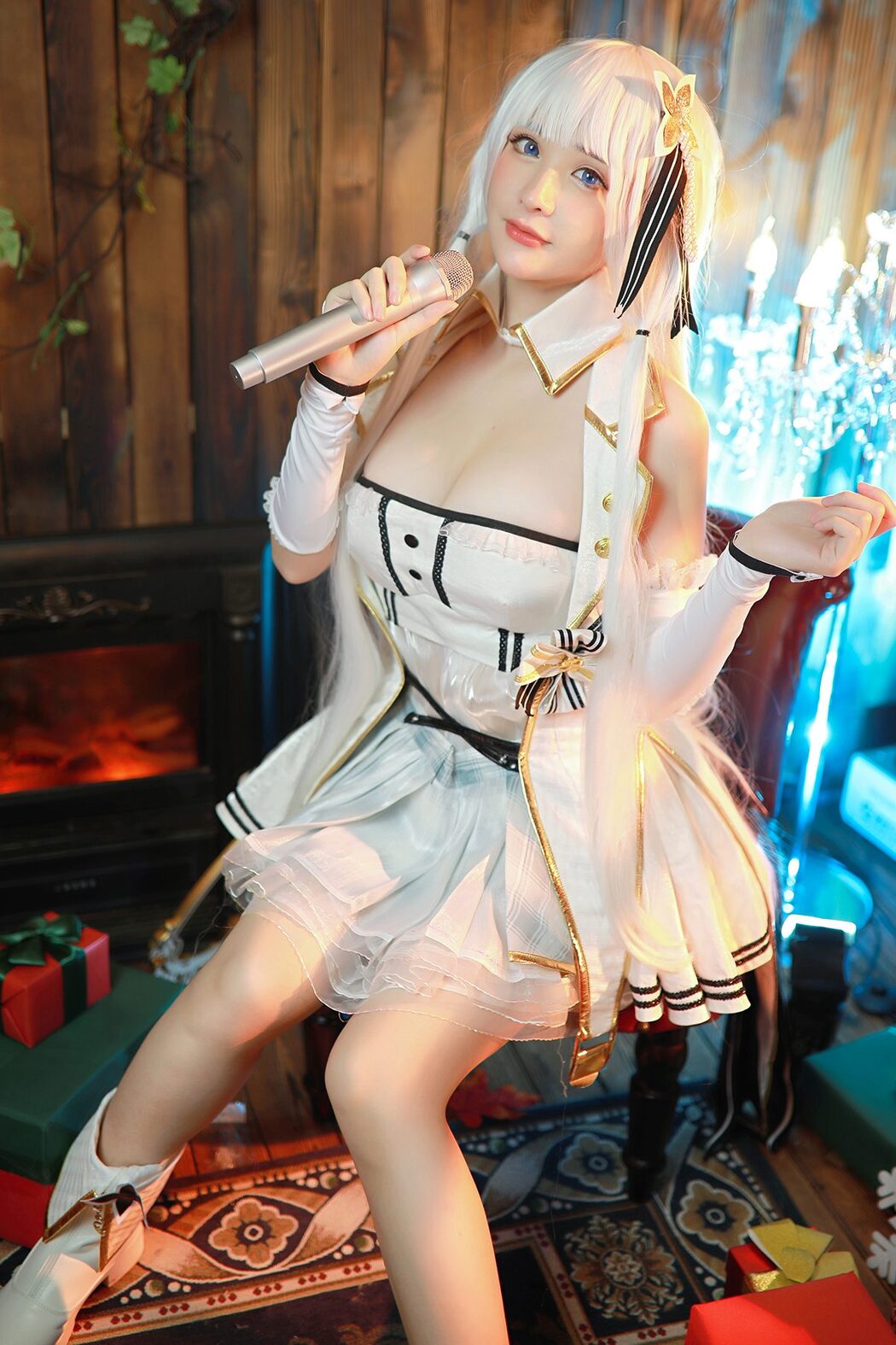 Coser@前羽_rr – 碧蓝航线 光辉 Cover Photo