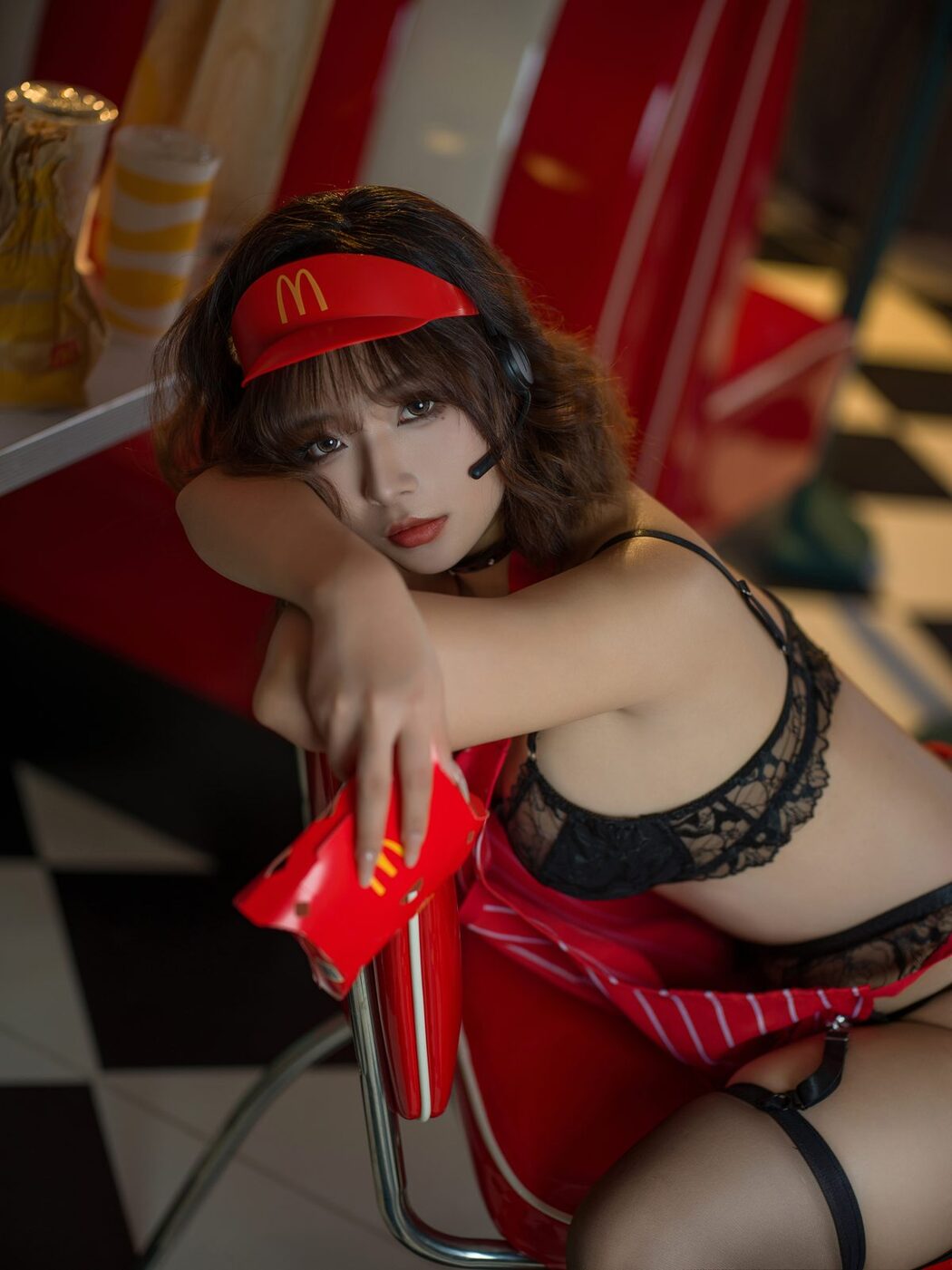 Coser@yuuhui玉汇 – 麦当劳的女服务员 B